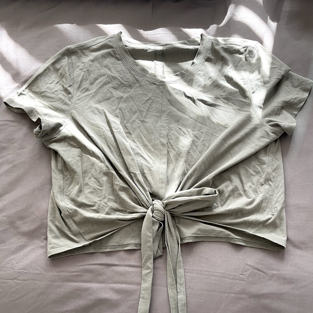 Lululemon tie crop top